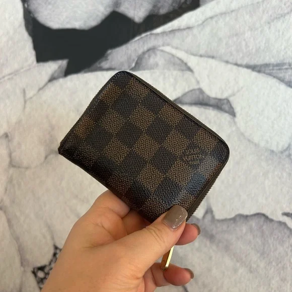 Louis Vuitton Damier Ebene Zippy Compact Wallet - Picture 4 of 8